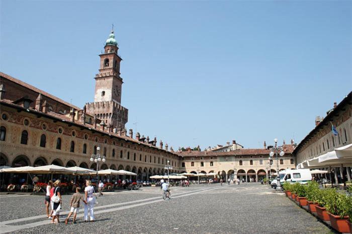Hotel Il Pino Garlasco Exterior photo